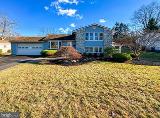 2135 Geoffrey Rd, Willow Grove, PA 19090