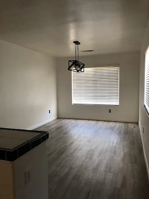 3 bed, $2,400 — Photo 4