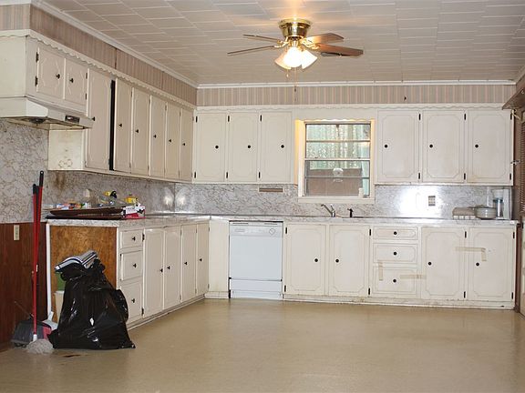 5th image of 305 S William St