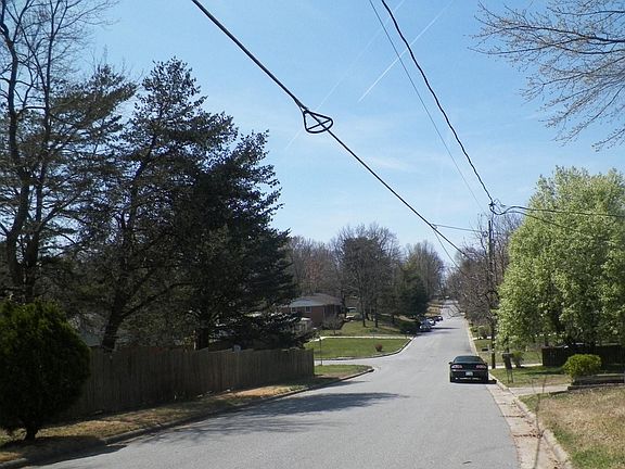 3rd image of 2408 Denver Dr