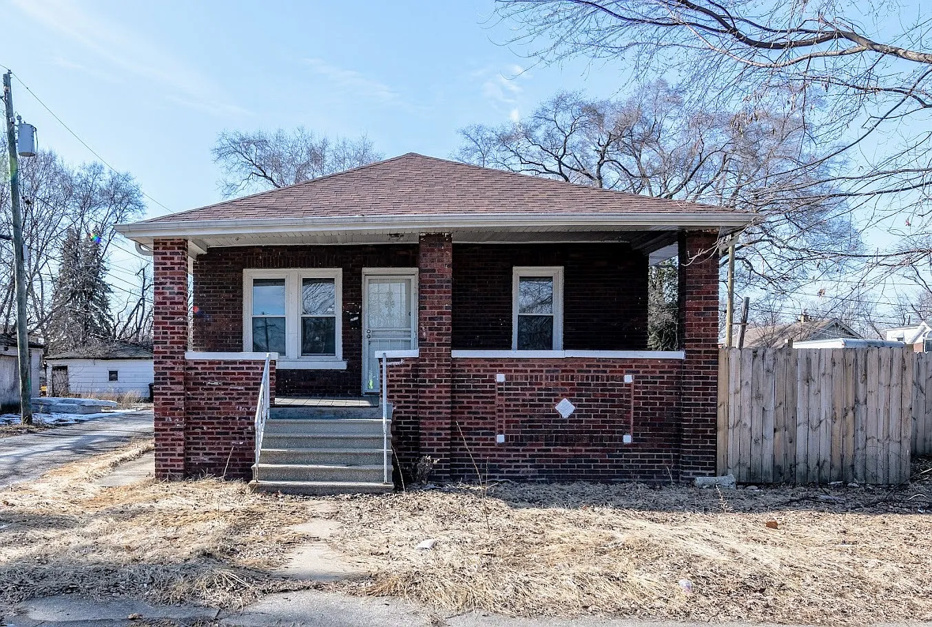 15032 Marshfield Ave photo 1