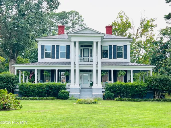 201 N Chestnut Street, Clinton, NC 28328