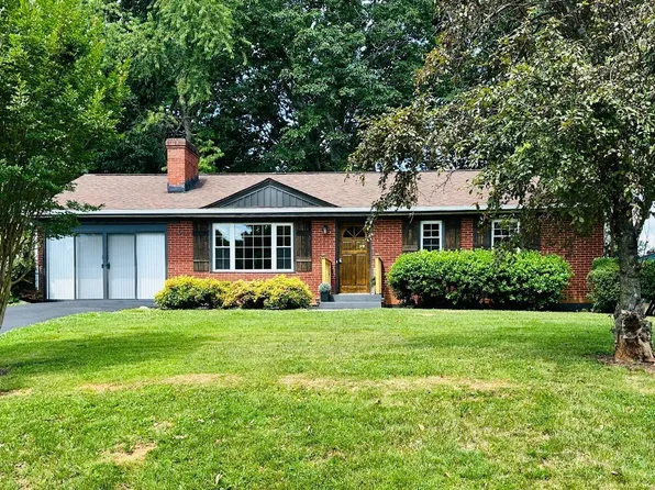 284 Oakdale Cir, Lynchburg, VA 24502