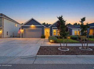 2587 W Heather Ln, Hanford, CA 93230