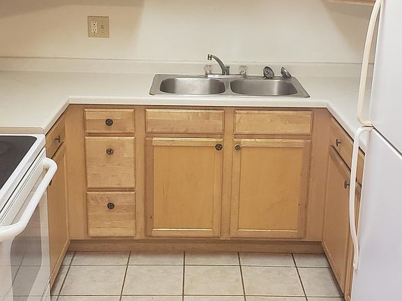 5th image of 1734 La Crescent St APT 41