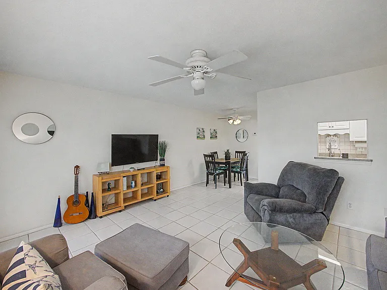 111 Doolen Ct #104 — Photo 2