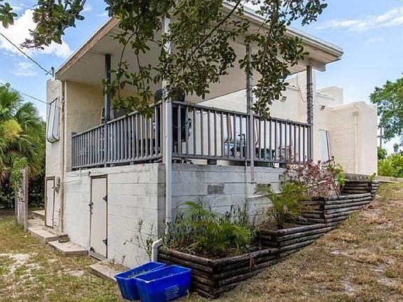 3rd image of 827 N A Street E