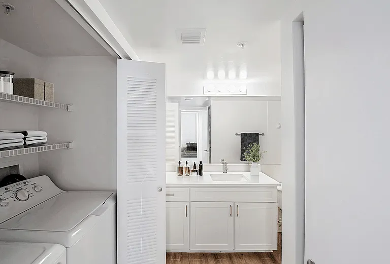 Gables Grand Plaza Apartments — Photo 54