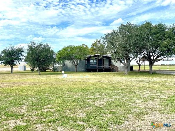 342 County Road 412, Edna, TX 77957