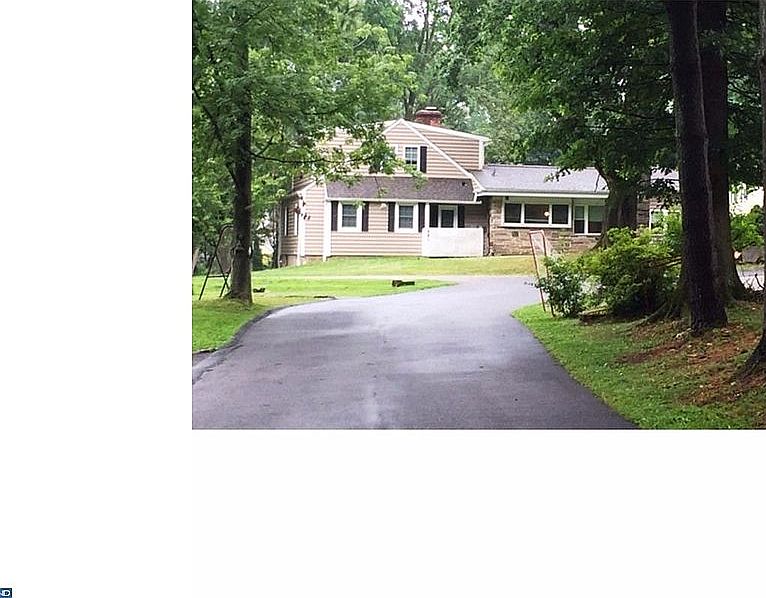 2nd image of 481 Farnum Rd
