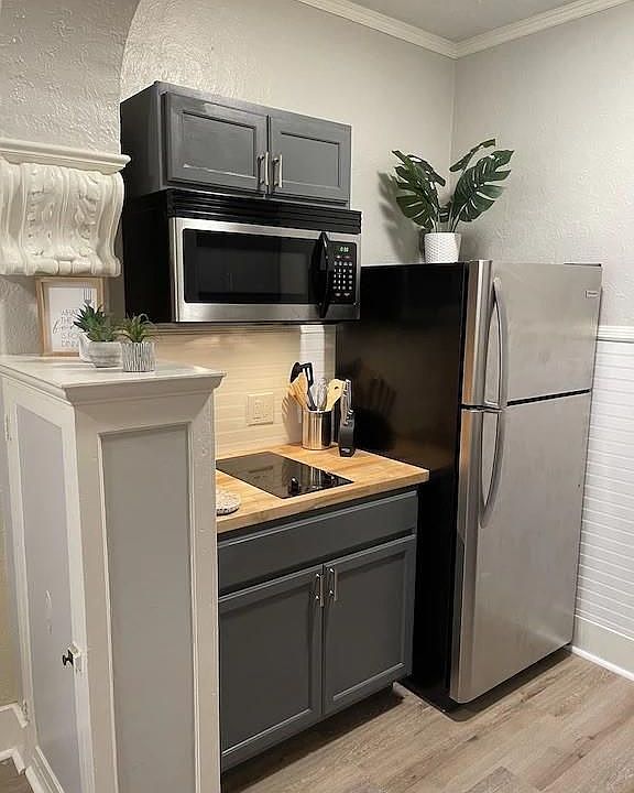 2nd image of 725 Broadway St #1