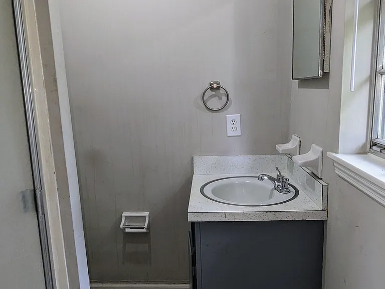 613 Franklin St — Photo 9