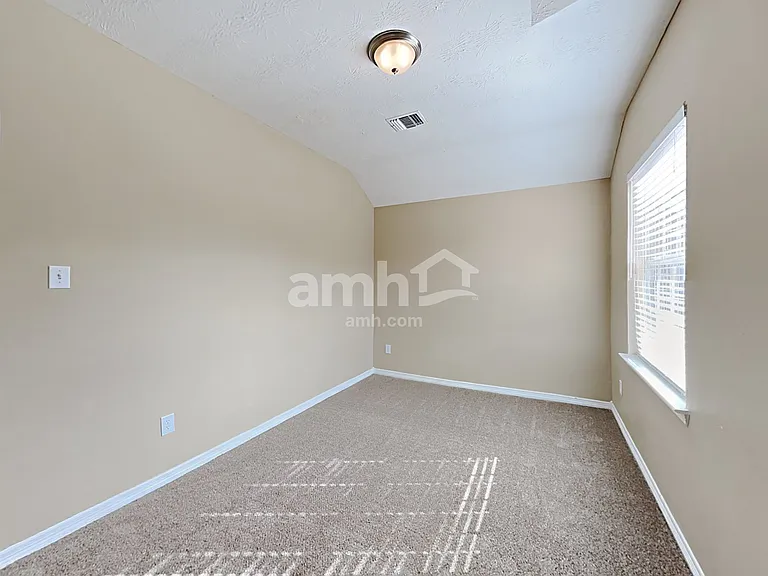 5010 Deerpath Dr — Photo 24