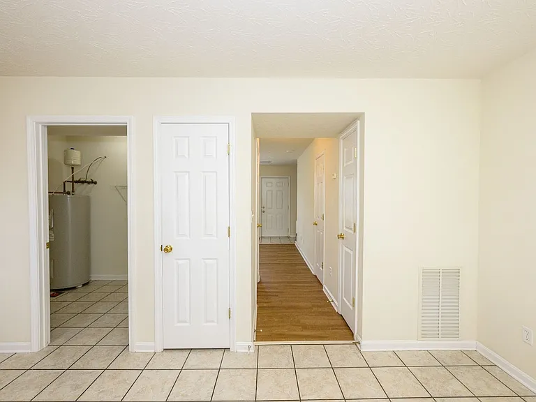 1112 Northridge Dr #B — Photo 10