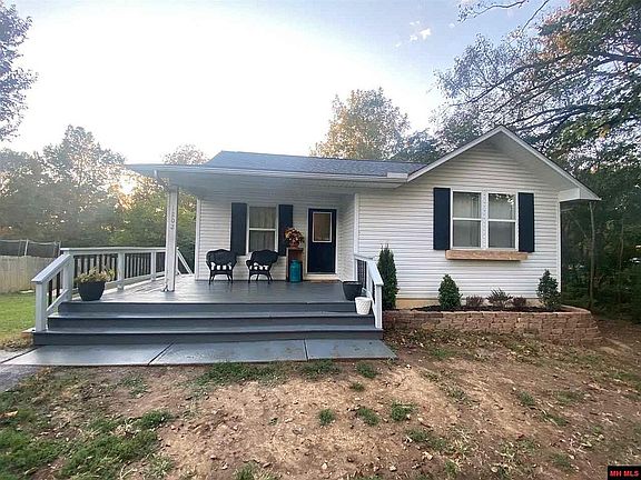 2nd image of 1202 N Estes Ave