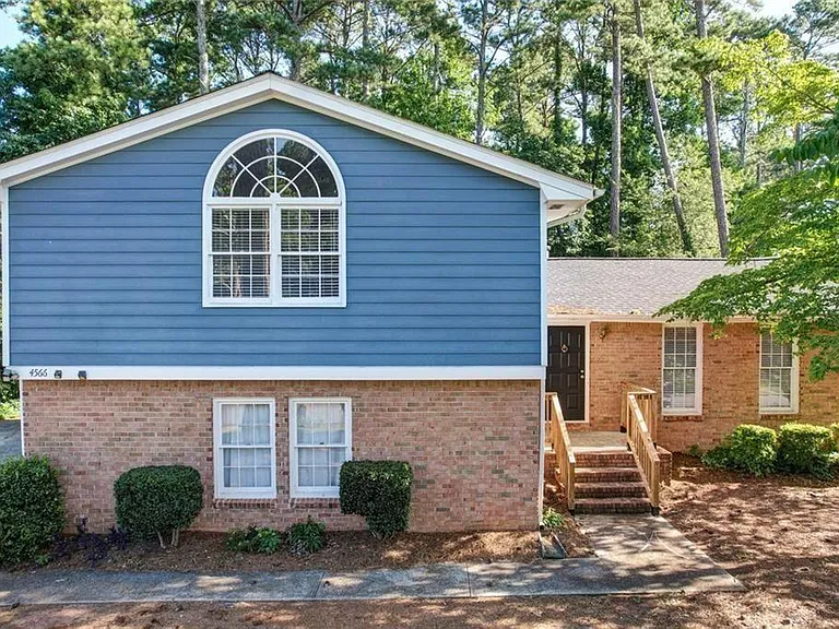 4566 Mountain Creek Dr NE — Photo 1