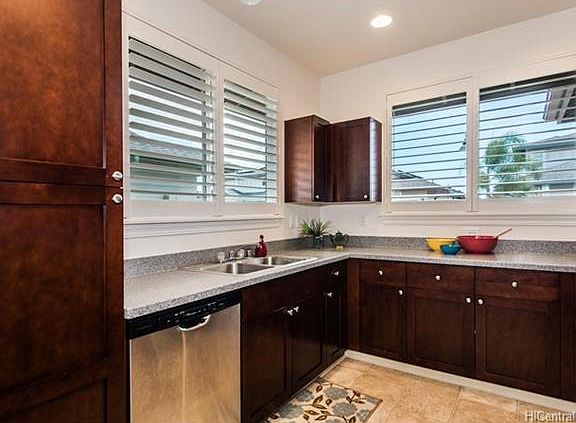 5th image of 1101 Kukulu St Unit 65