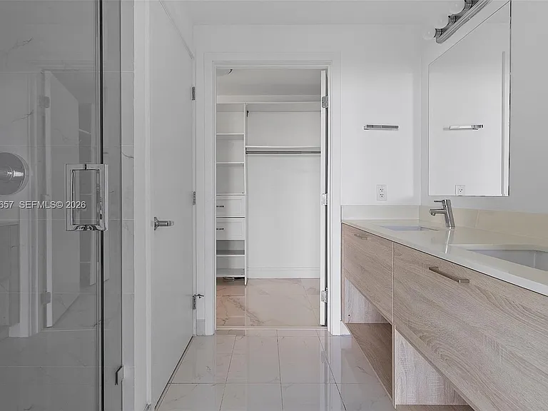 16385 Biscayne Blvd #717 — Photo 38