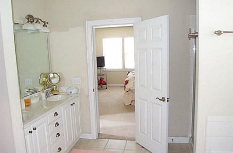 5th image of 6129 Renwell Ln