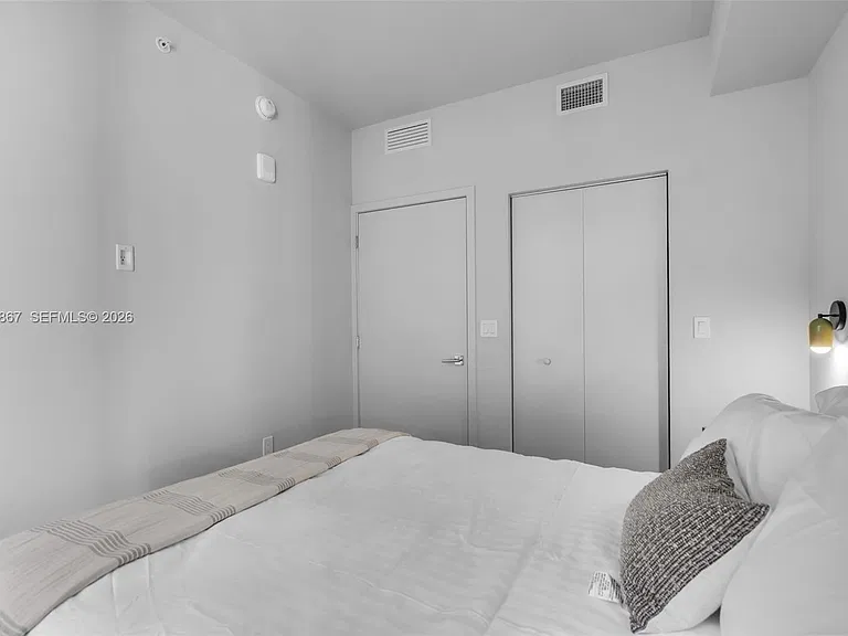 11 NE 6th St #2207 — Photo 18