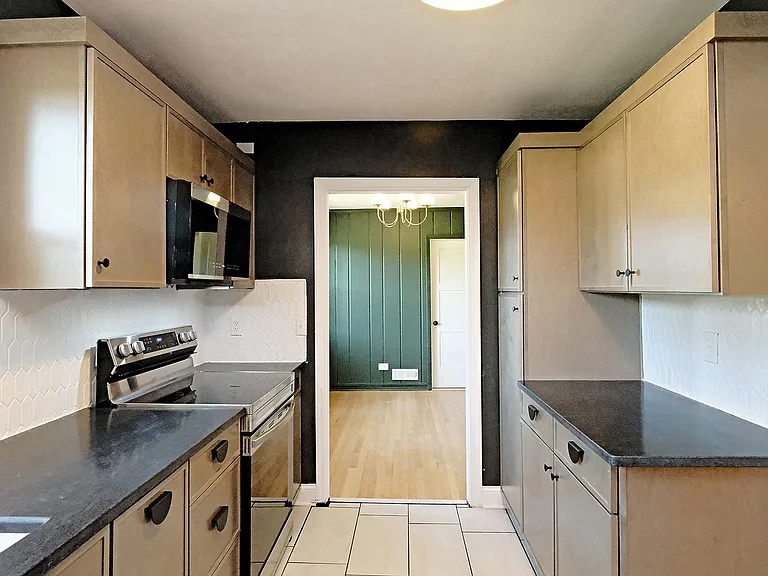 5709 Saint George Ave — Photo 8