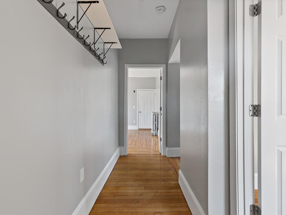 1st image of 852 Centre St #1