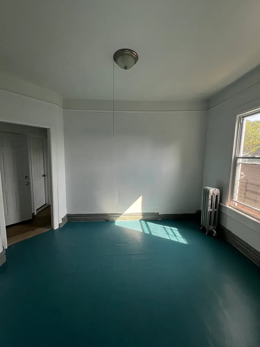 Building Photo - 590 Van Nest Ave #2