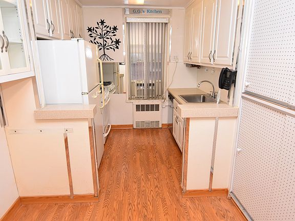 5th image of 1717 E 18th St APT 2E