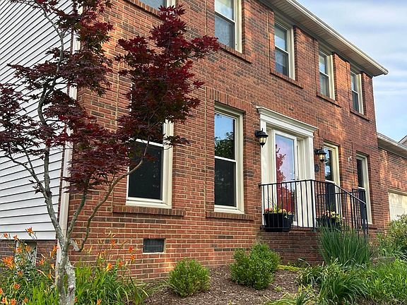 3rd image of 520 Ridgewater Ct