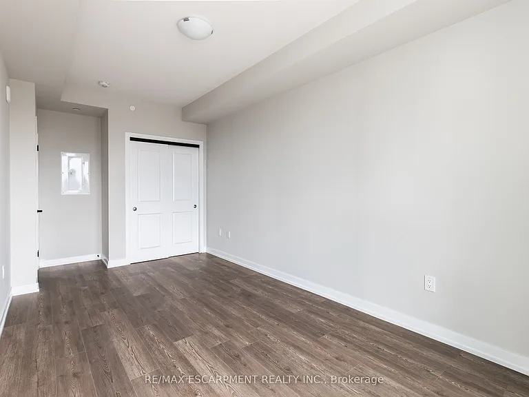 870 Queenston Rd #511 — Photo 21