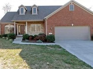 110 Hidden Paddock Ln, Georgetown, KY 40324