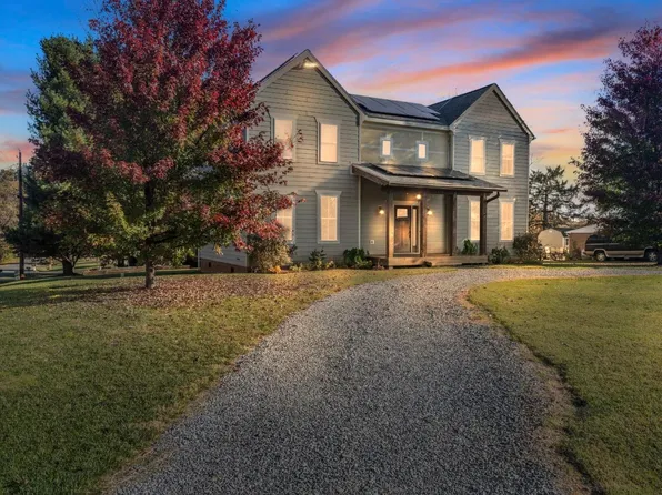 179 Crestview Dr, Rustburg, VA 24588