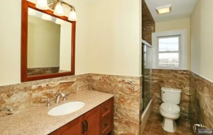 452 Grand Ave #B — Photo 8