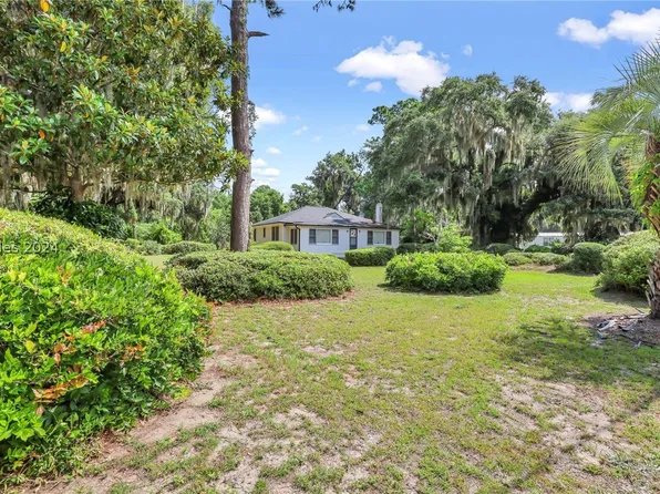 1181 Sea Island Pkwy, Saint Helena Island, SC 29920