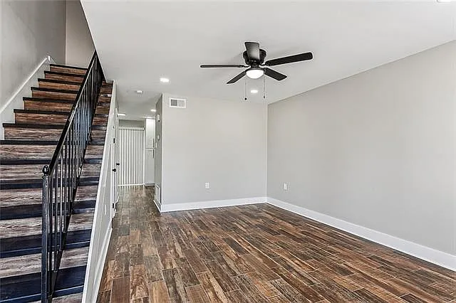 2 bed, 1.5 bath, 1000 sqft, $1,400 — Photo 2
