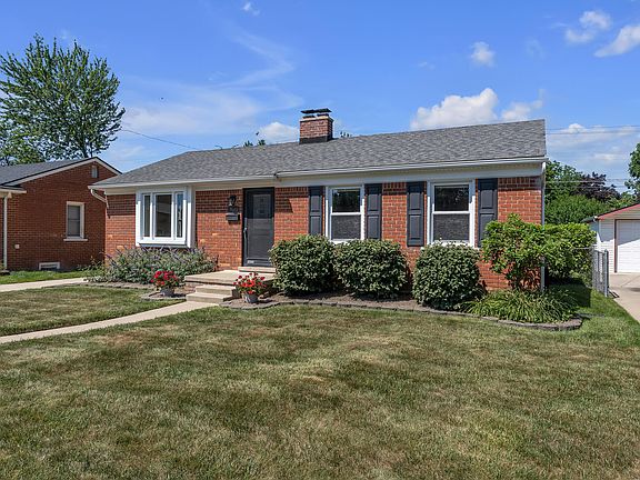 3rd image of 9623 Fairfield St