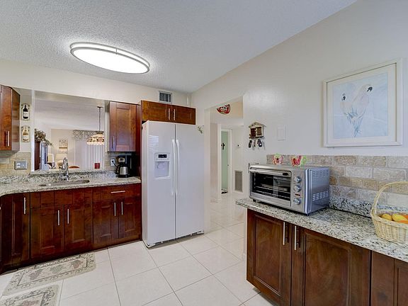 5th image of 370 NW 76 Avenue #Ph 406