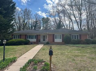720 Circle Dr, Blacksburg, VA 24060
