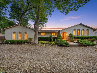 1721 Imperial Dr, Highland, MI, 48356