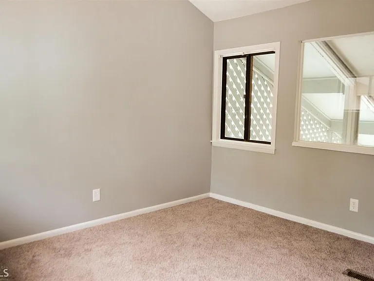 197 Woodstone Dr — Photo 15