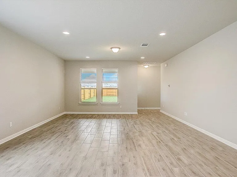 108 Peruvian Ln — Photo 4