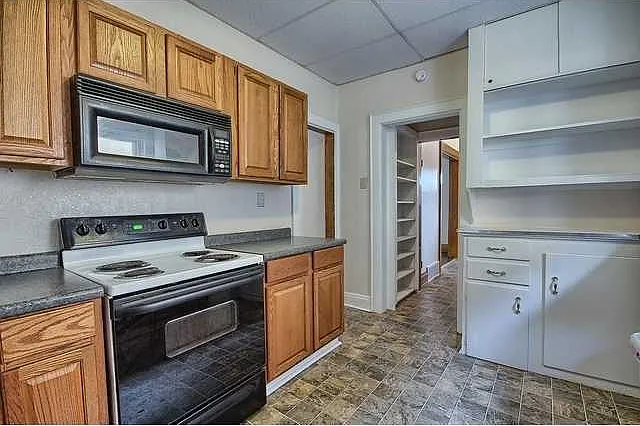 4 bed, 1800 sqft, $2,500 — Photo 4