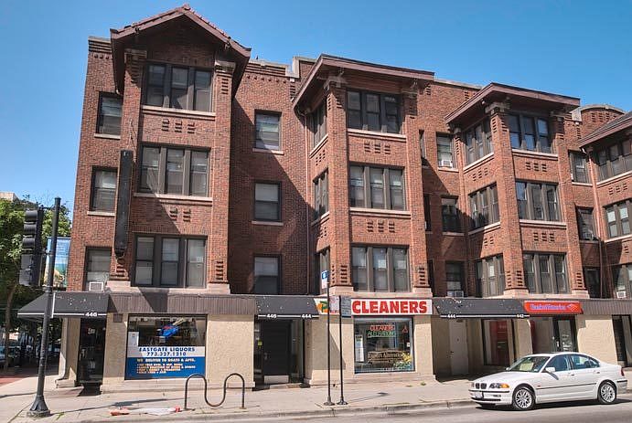 1st image of 438 W Diversey Pkwy APT 2B
