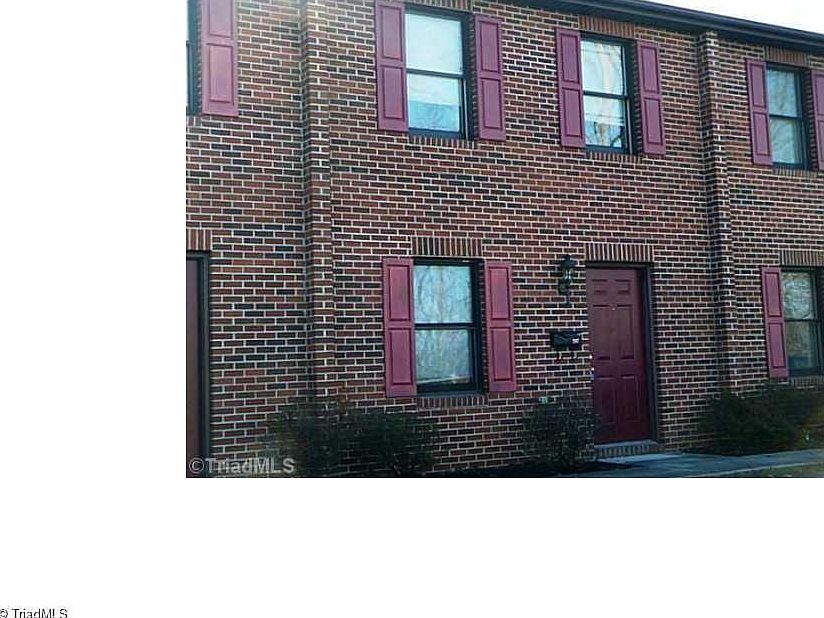 1st image of 219 Worth St