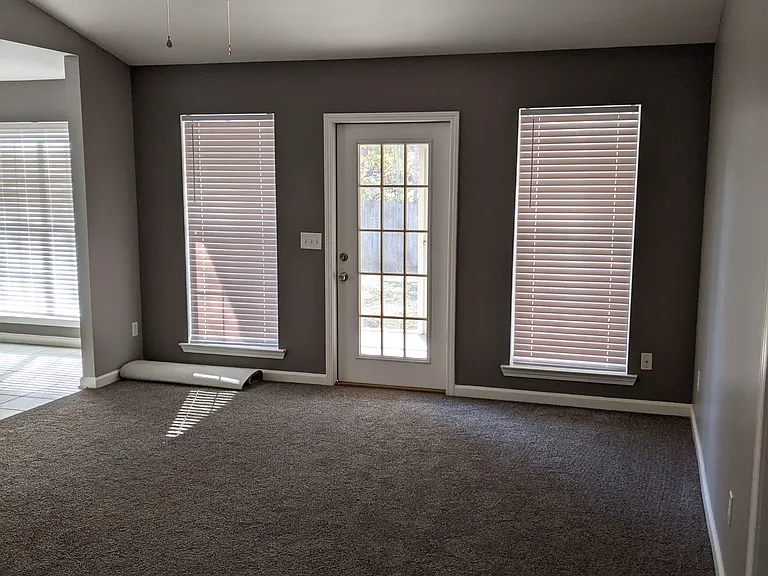 200 Melrose Ln — Photo 8