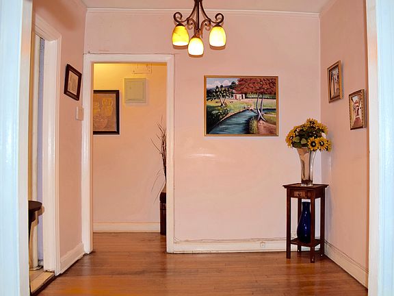 5th image of 7810 34th Ave #1E