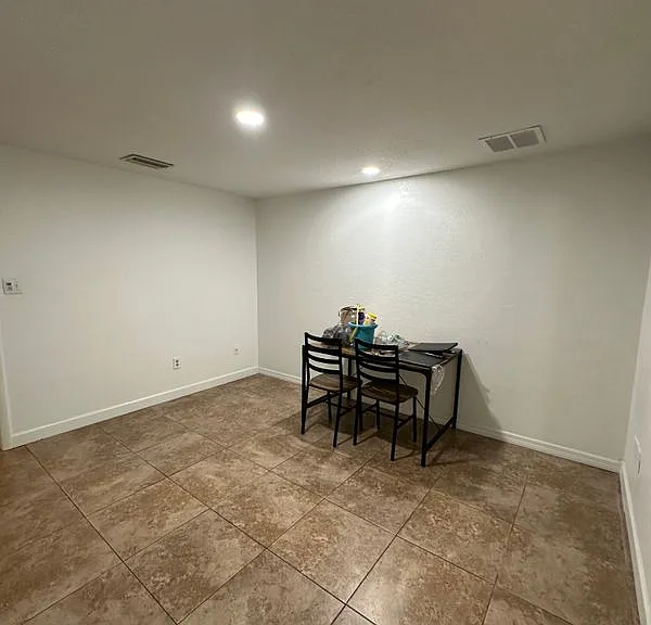 2308 Shelley St — Photo 9
