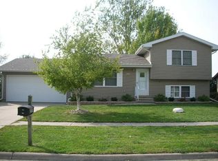 2206 10th St, Nevada, IA 50201