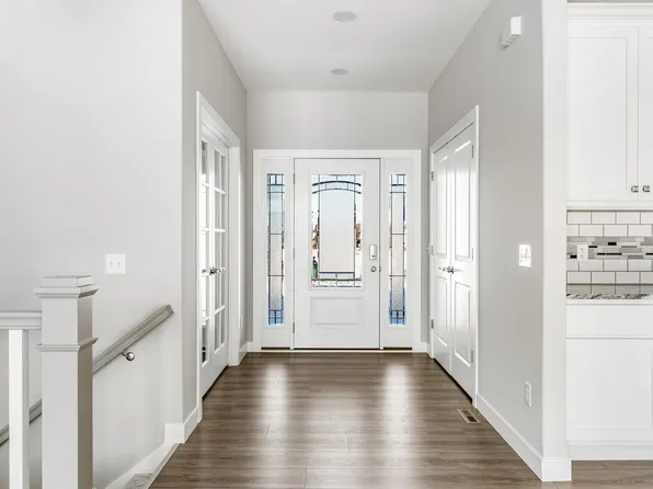 17740 Castlefeane Ct, Leo, IN 46765