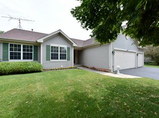 901 Breeze Dr, Lake Villa, IL